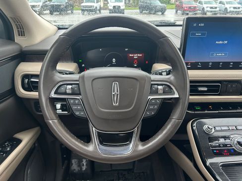 Used 2023 Lincoln Nautilus Reserve AWD/4WD image 12