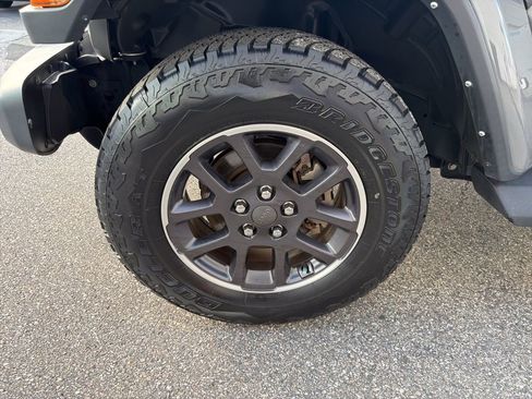 Certified 2021 Jeep Gladiator Overland w/ Popular Equipment Package image 23