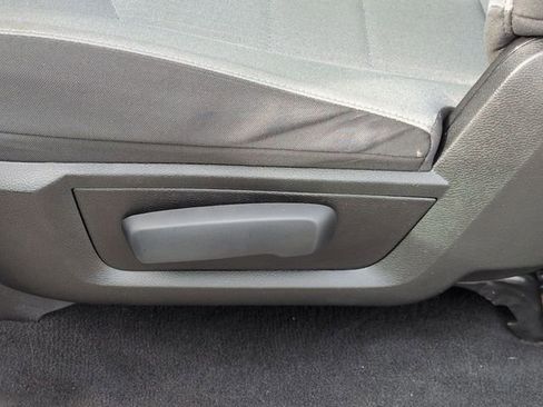 Used 2022 RAM 1500 Classic SLT image 17