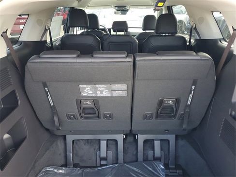 New 2026 Kia Carnival EX image 27