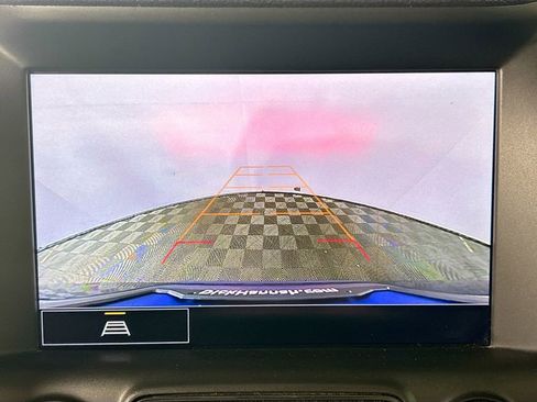 Used 2023 GMC Terrain SLT image 16