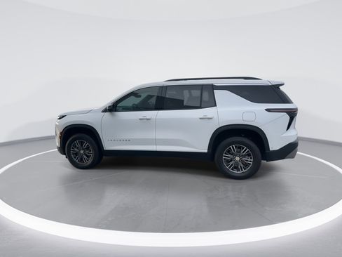 Used 2024 Chevrolet Traverse LT w/ Enhanced Driving Package image 6