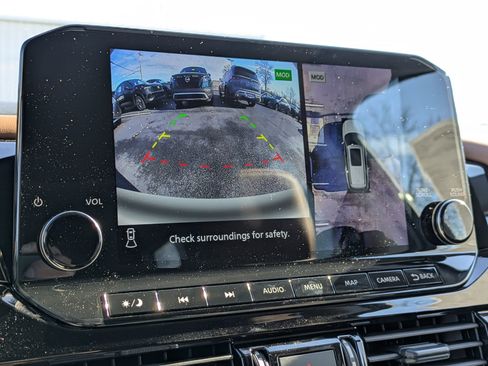 New 2025 Nissan Pathfinder Platinum w/ Cargo Package image 8