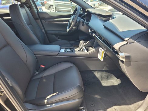 New 2026 MAZDA MAZDA3 Hatchback w/Premium Plus Pkg image 16