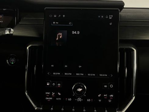 Used 2025 GMC Acadia Elevation w/ Elevation Premium Package image 21