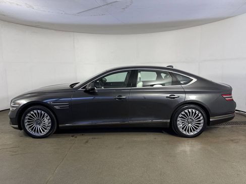 Used 2024 Genesis G80 image 28