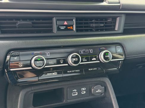 Used 2025 Honda Pilot Touring image 25