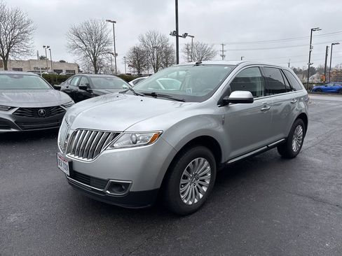 Used 2014 Lincoln MKX FWD w/ Walnut Swirl Wood Package image 2