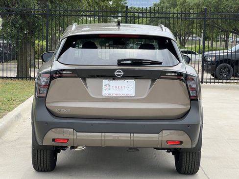 New 2026 Nissan Kicks SV image 5