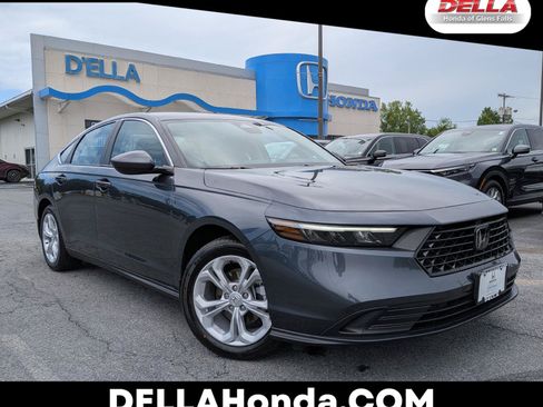 Certified 2025 Honda Accord LX image 1