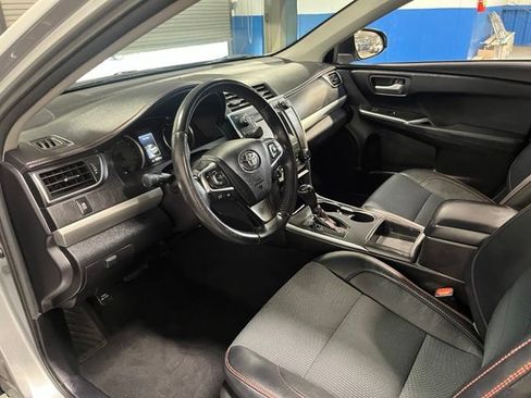 Used 2017 Toyota Camry SE FWD image 23