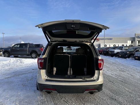 Used 2018 Ford Explorer Limited w/ Equipment Group 301A image 22