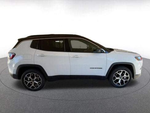Used 2025 Jeep Compass Limited image 16