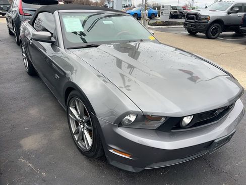Used 2010 Ford Mustang GT image 3