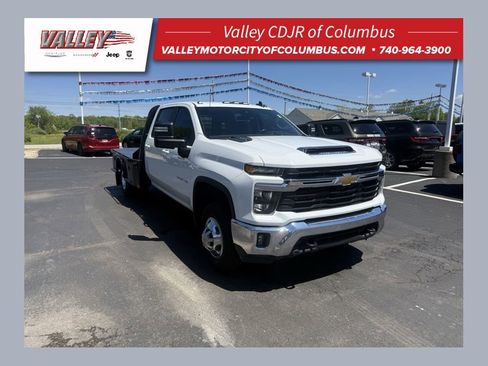 Used 2024 Chevrolet Silverado 3500 LT w/ Convenience Package AWD/4WD image 1
