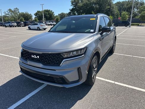 Used 2022 Kia Sorento S w/ Panoramic Sunroof Package FWD image 16