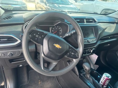 Used 2023 Chevrolet TrailBlazer LS FWD image 12