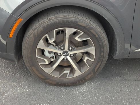Certified 2023 Kia Sportage EX FWD image 10