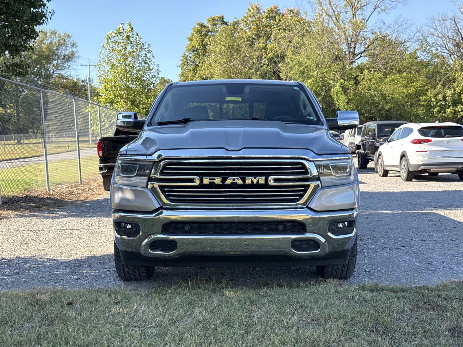 Used 2019 RAM 1500 Laramie AWD/4WD image 2