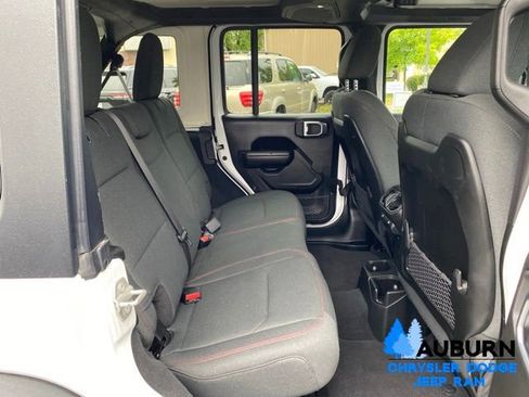 Used 2024 Jeep Wrangler Unlimited Rubicon AWD/4WD image 18