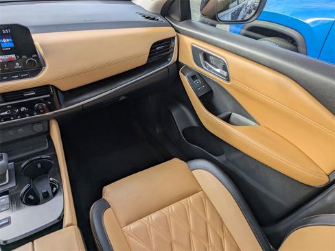 Used 2023 Nissan Rogue Platinum w/ Platinum Premium Package image 19