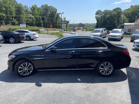Used 2017 Mercedes-Benz C 300 4MATIC Sedan image 4