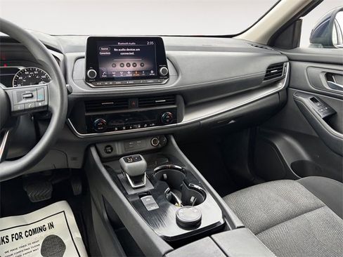 Used 2024 Nissan Rogue SV image 11