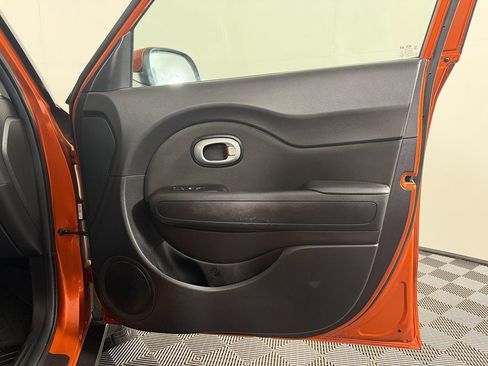 Used 2018 Kia Soul + FWD image 41