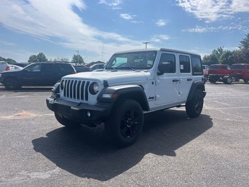 Used 2023 Jeep Wrangler Unlimited Sport AWD/4WD image 3