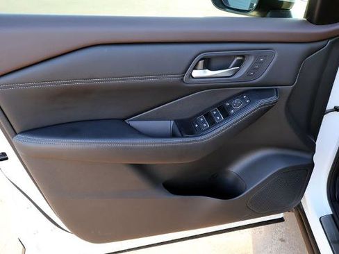 Certified 2023 Nissan Rogue SL w/ SL Premium Package FWD image 17