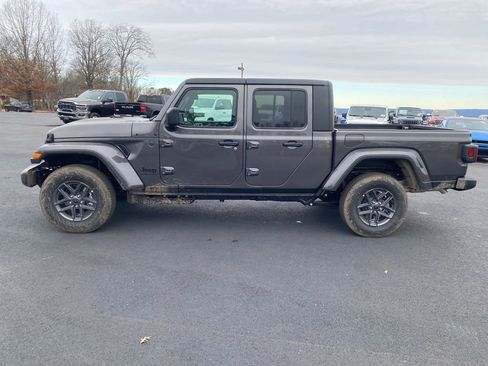 New 2026 Jeep Gladiator Sport image 8