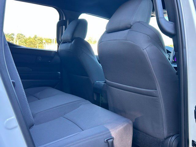 Used 2025 Toyota Tacoma SR5 AWD/4WD image 36