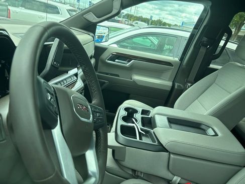 Used 2025 GMC Sierra 1500 SLE w/ X31 Off-Road Package AWD/4WD image 15
