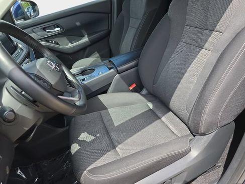 Used 2025 Nissan Rogue SV FWD image 18