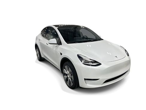 Certified 2023 Tesla Model Y AWD image 8