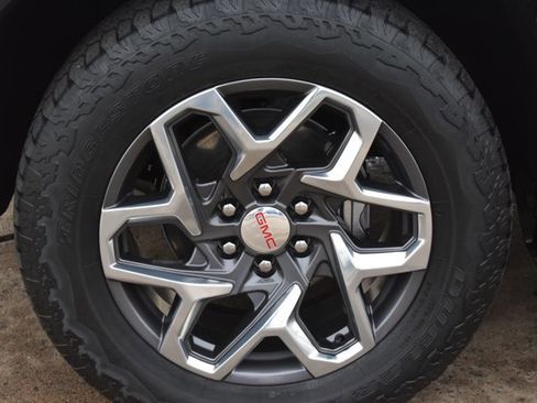 Used 2023 GMC Sierra 1500 SLT image 10