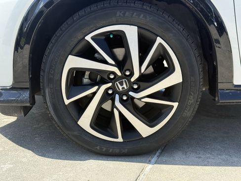 Used 2020 Honda HR-V Sport image 12