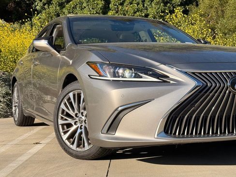 Used 2021 Lexus ES 350 w/ Premium Package image 4