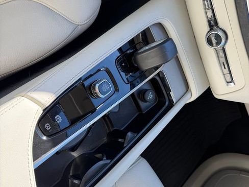 Used 2023 Volvo XC90 B5 Core w/ Protection Package image 18