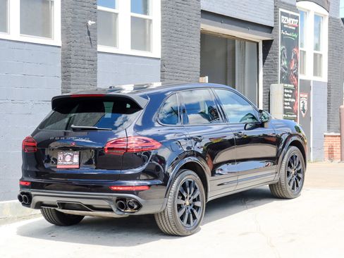 Used 2016 Porsche Cayenne S w/ Premium Plus Package AWD/4WD image 4