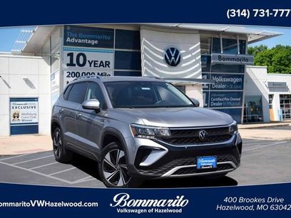 Certified 2023 Volkswagen Taos SE w/ Panoramic Sunroof Package