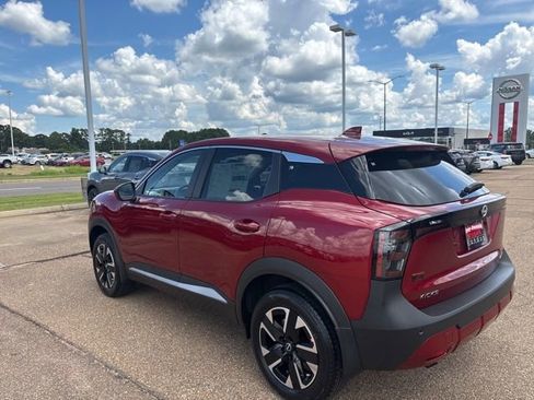 New 2025 Nissan Kicks SV image 2