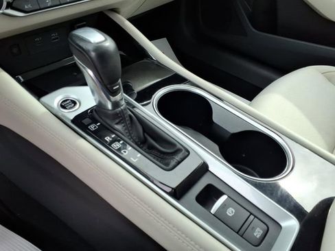 Used 2023 Nissan Altima 2.5 SV w/ SV Premium Package image 17