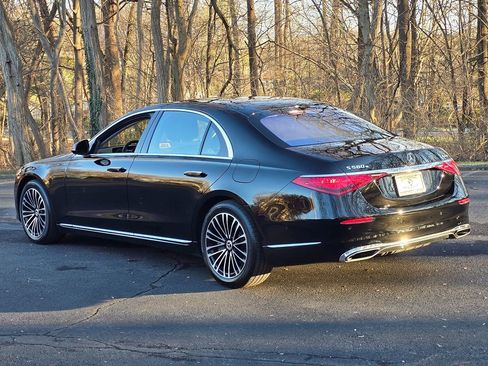 Used 2023 Mercedes-Benz S 580e 4MATIC Sedan w/ Warmth & Comfort Package image 4