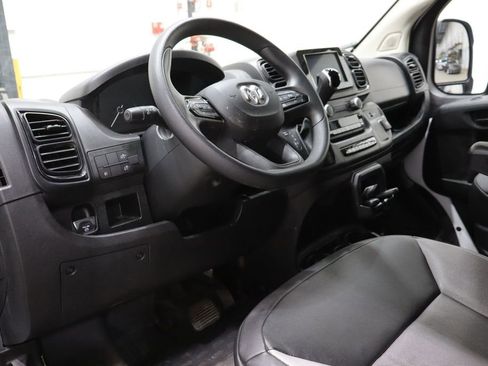 Used 2025 RAM ProMaster 2500 w/ Convenience Group FWD image 18
