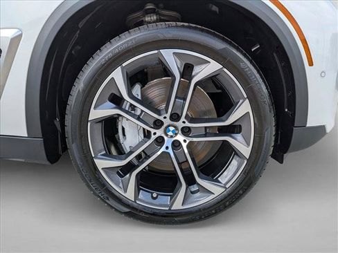 Certified 2026 BMW X5 xDrive50e w/ Premium Package AWD/4WD image 24