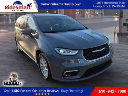 Used 2023 Chrysler Pacifica Touring-L