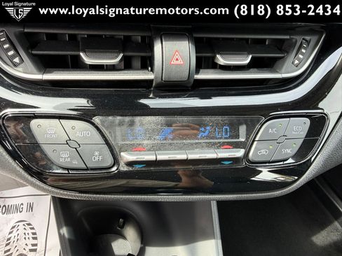 Used 2020 Toyota C-HR LE FWD image 23