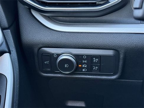 Certified 2022 Ford Explorer XLT w/ Equipment Group 202A image 22