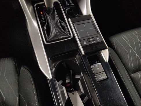 Used 2020 Mitsubishi Eclipse Cross SE image 26